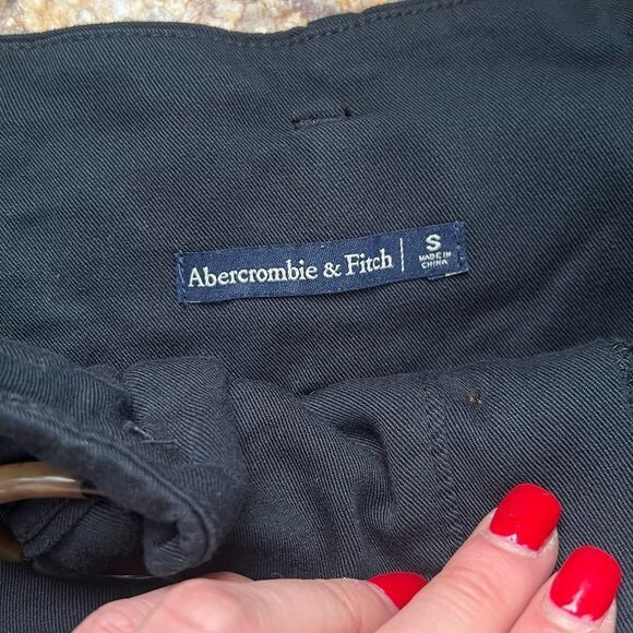 Abercrombie and Fitch high-rise crop pant - Picture 3 of 6